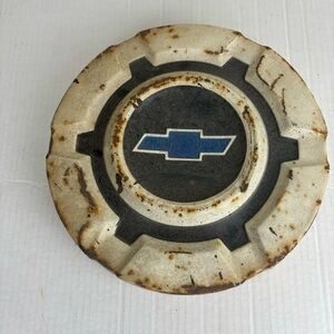 Vintage Chevrolet Hubcap with Blue Emblem/Man Cave/Garage/Game Room